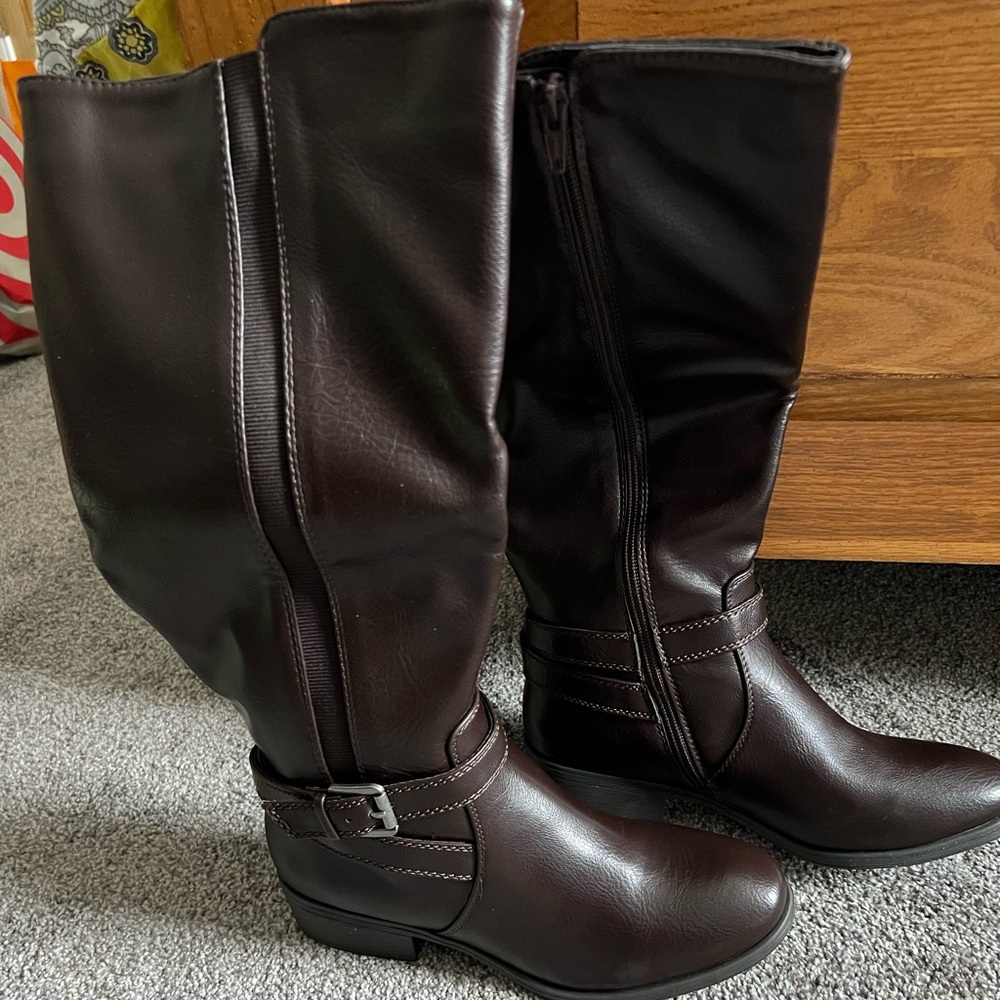 Croft & Barrow Ortholite women’s boots. Size 8.5wide. Wide calf. Style=Alice.